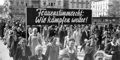 Démonstration il y a 50 ans : Droit de vote des femmes